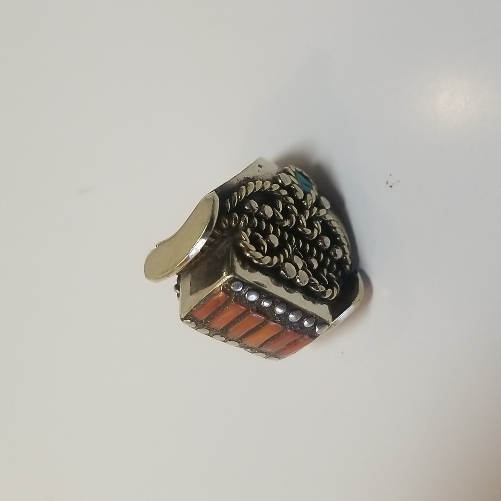 Classy Ring Nwot - image 2